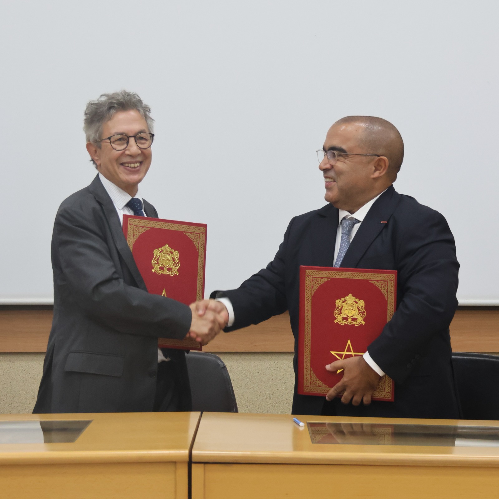 Signature d’un accord de partenariat entre l’Université Hassan II de Casablanca et l’Agence Marocaine du Sang et de ses Dérivés