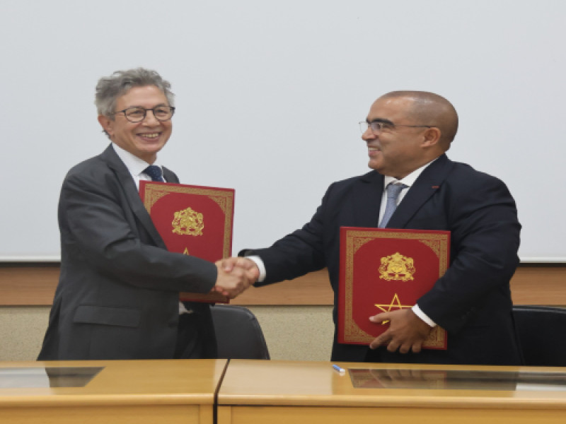 Signature d’un accord de partenariat entre l’Université Hassan II de Casablanca et l’Agence Marocaine du Sang et de ses Dérivés